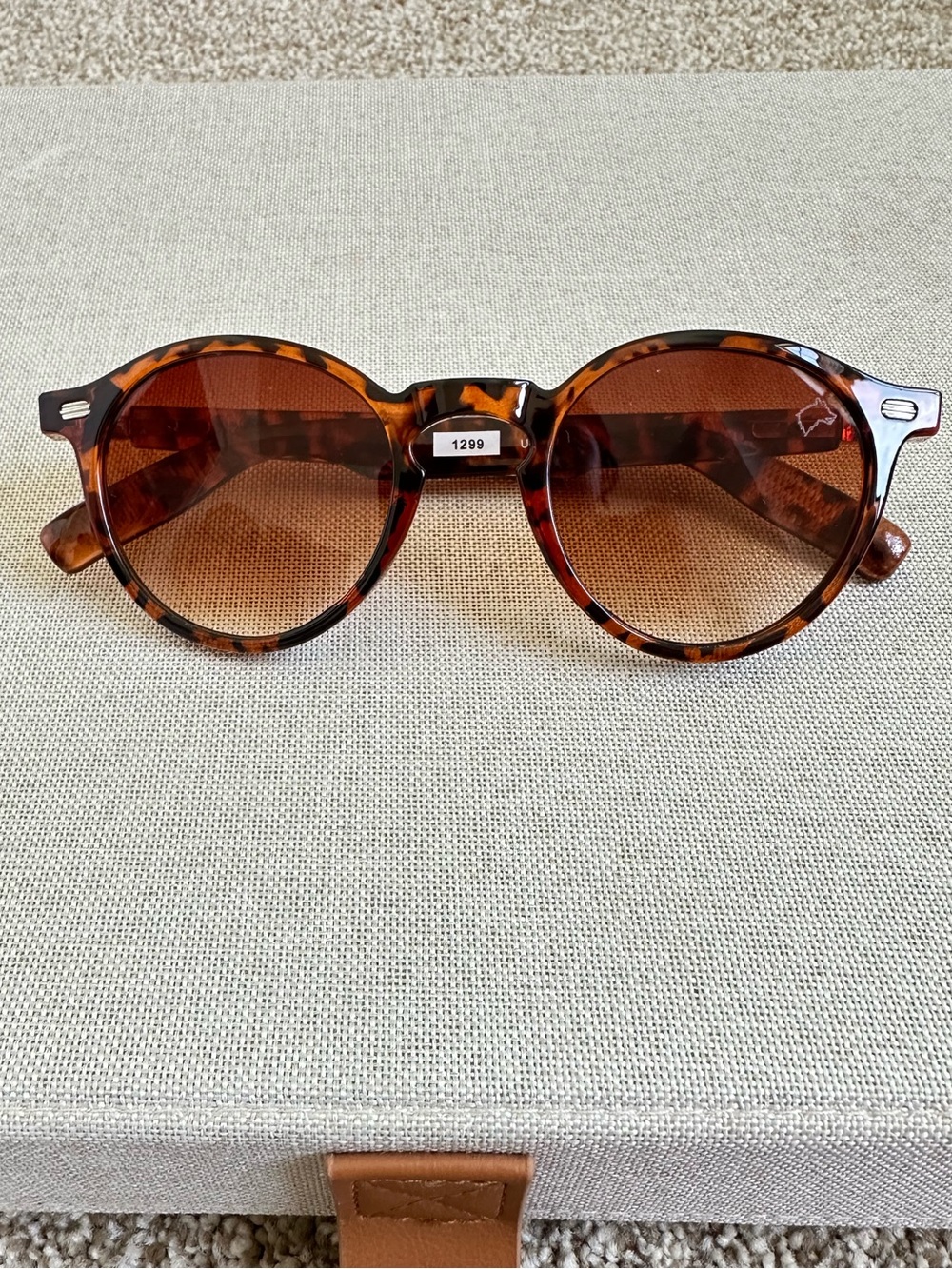 Round Tortoiseshell Women's Sunglasses - Brown Lenses